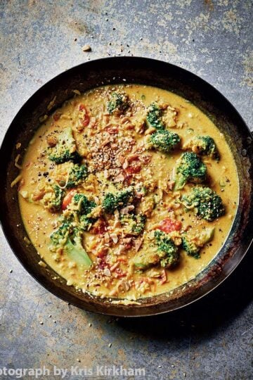 Broccoli curry in a servng bowl.