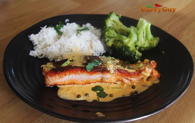 Salmon with saffron cream sauce