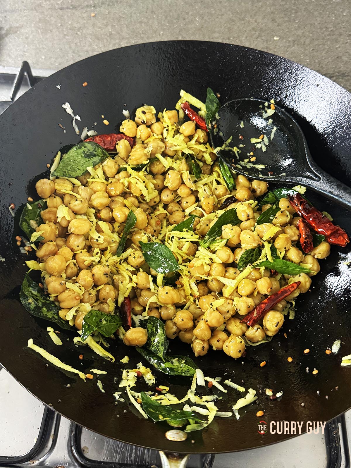 The chickpeas coated in the base ingredients.