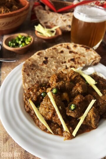 Bhuna Gosht in a serving bowl.