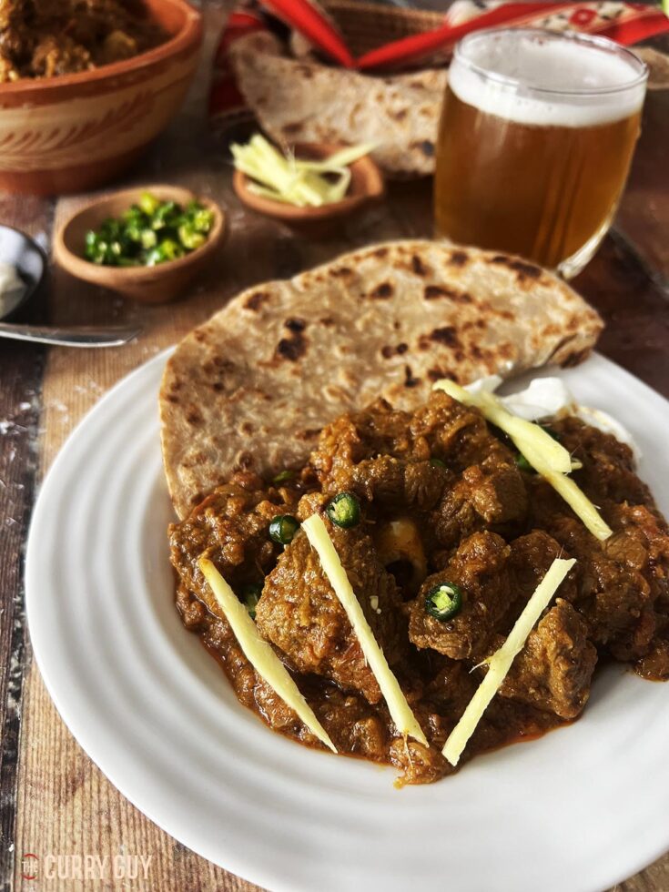 Bhuna Gosht in a serving bowl.