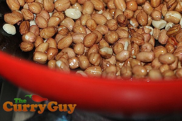 Making peanut and tamarind chutney