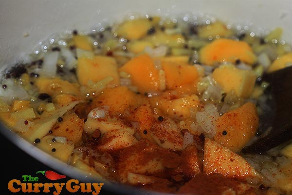 Making mango chutney