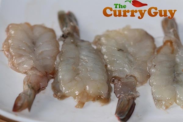 Making prawn butterfly.