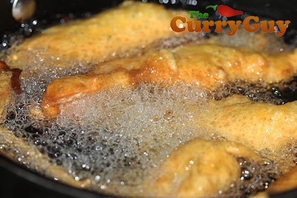 Making prawn butterfly