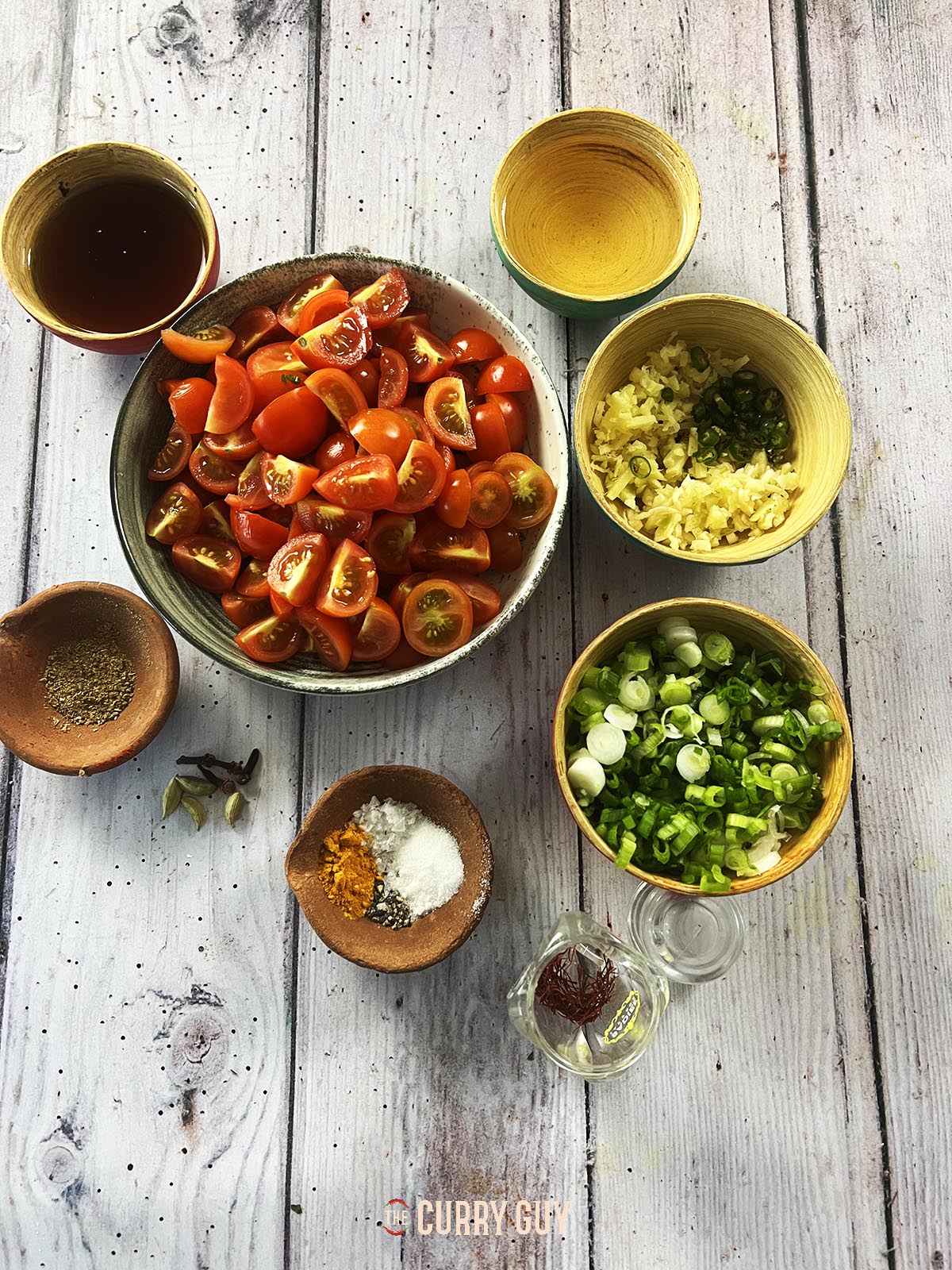 Ingredients for turmeric tomatoes
