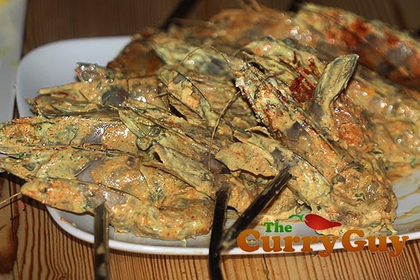 Making tandoori prawns