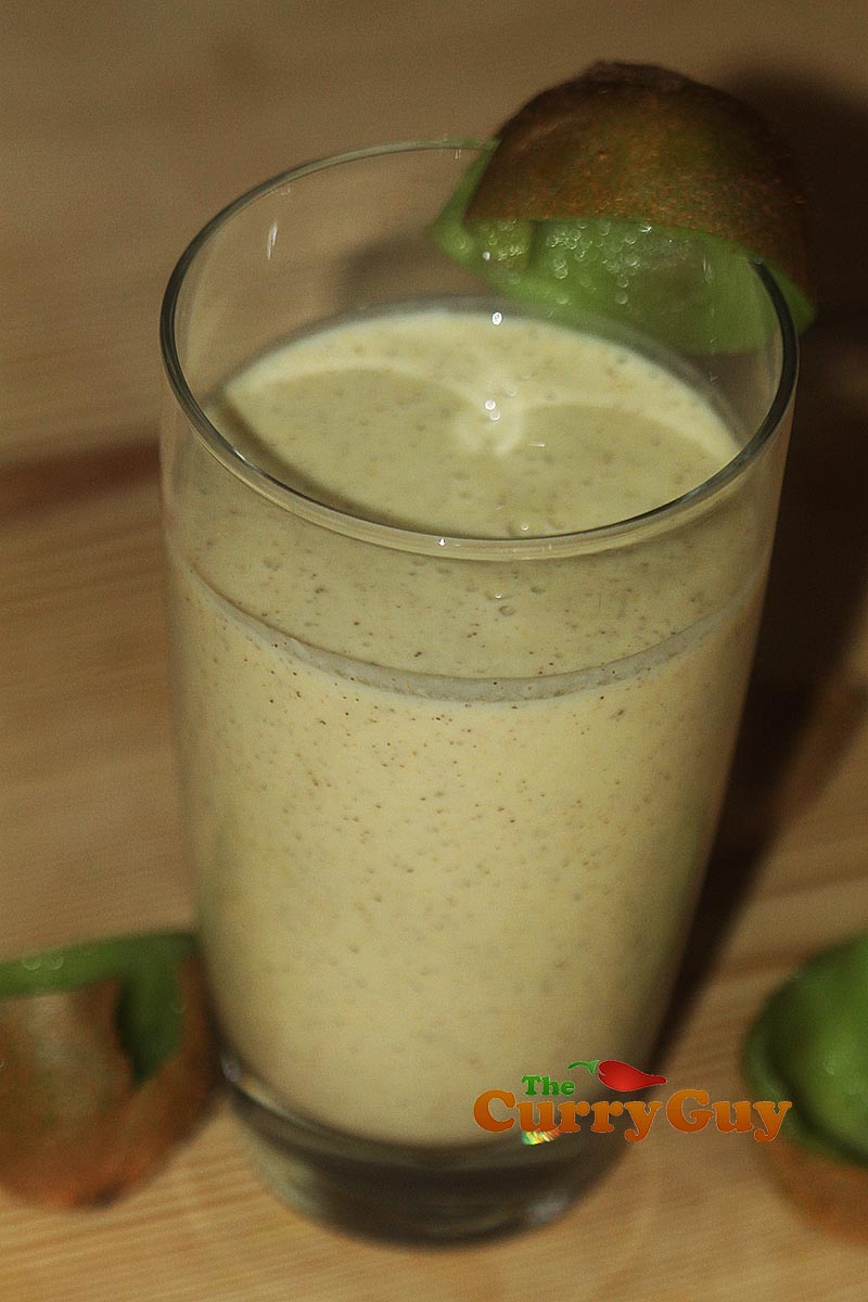 Kiwi, Banana, Turmeric & Vanilla lassi
