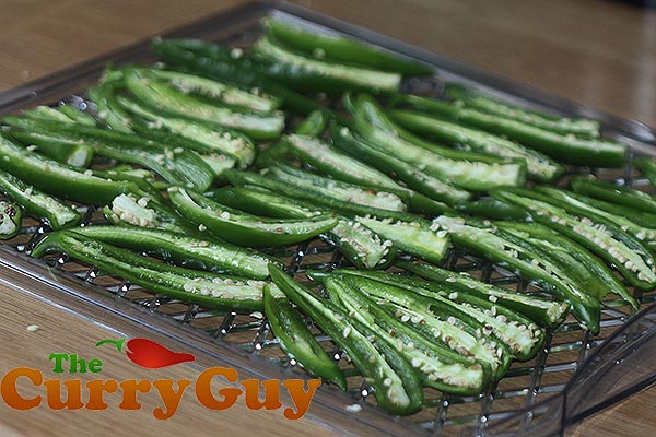 Making chilli powder