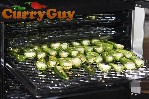 Making chilli powder