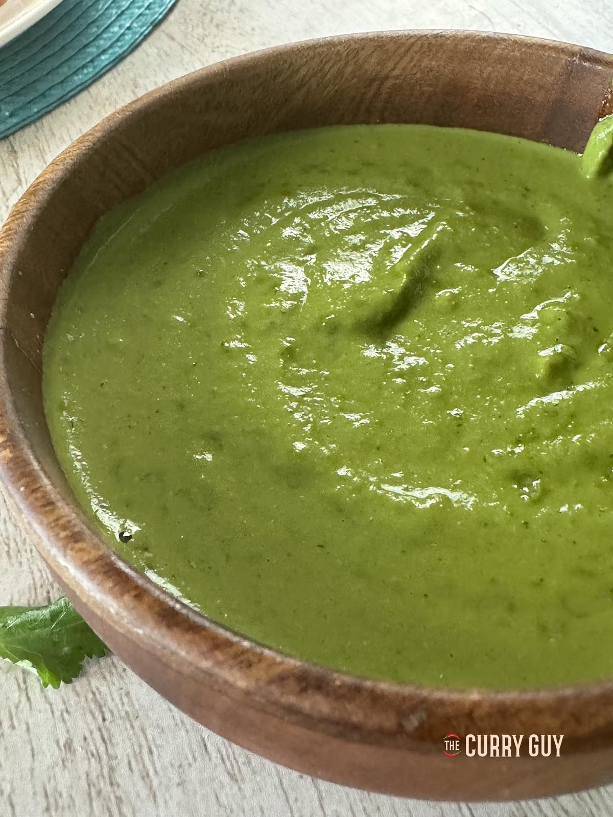 The finished coriander and cashew sauce.