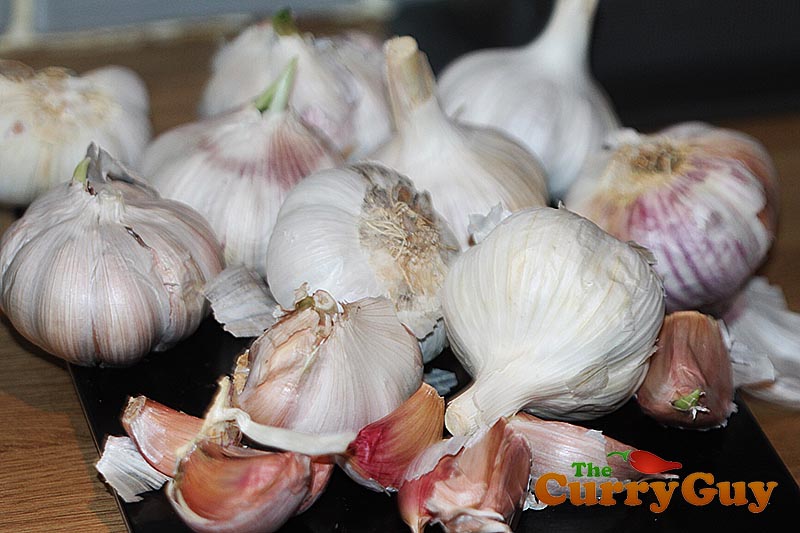 Making garlic and chickpea soup