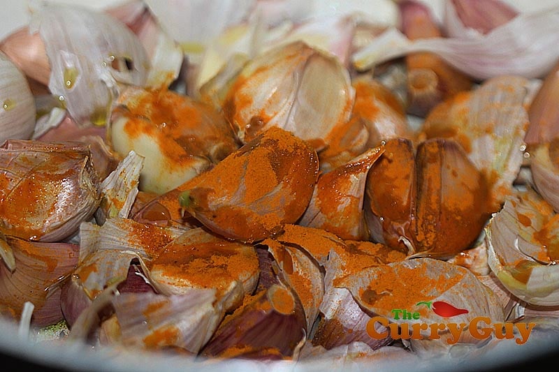 Making garlic and chickpea soup