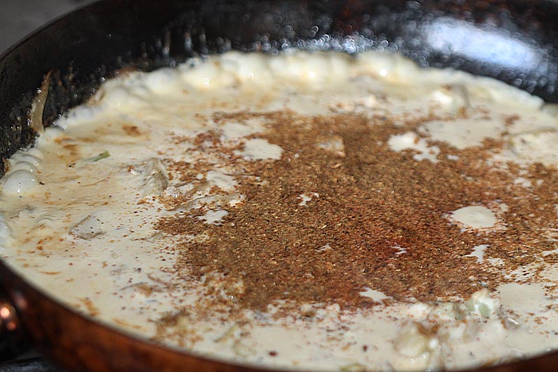 Making cauliflower gratin