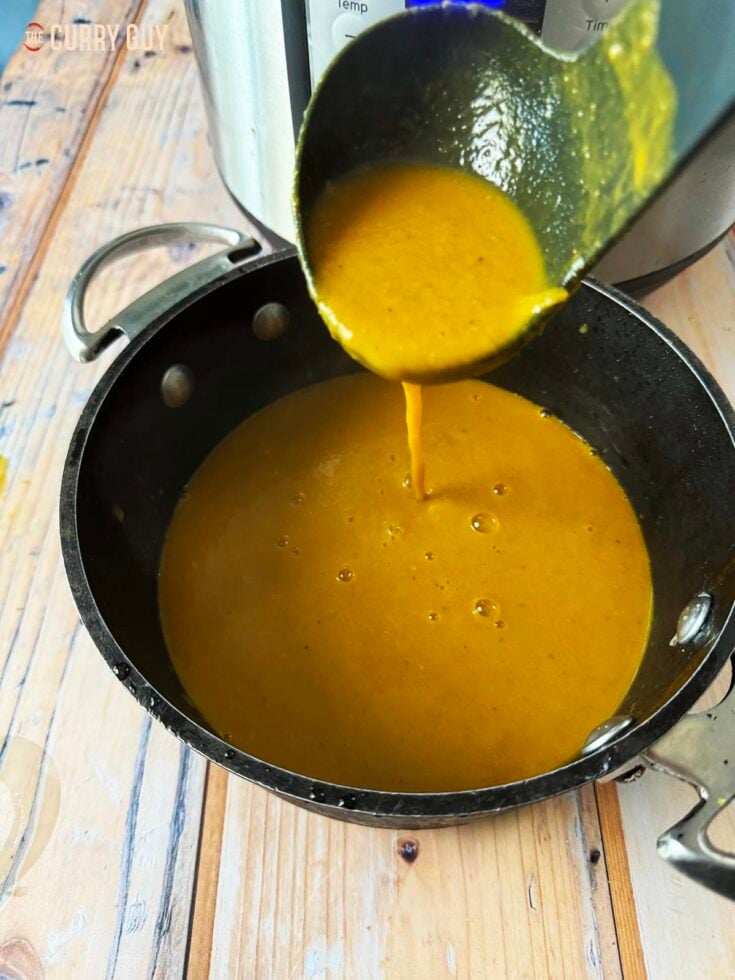 Base curry sauce made in a multi-cooker