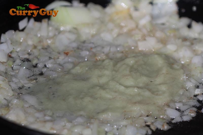 Making Indian restaurant style chicken chaat