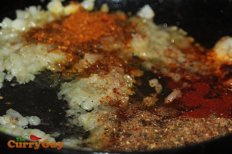 Making Indian restaurant style chicken chaat