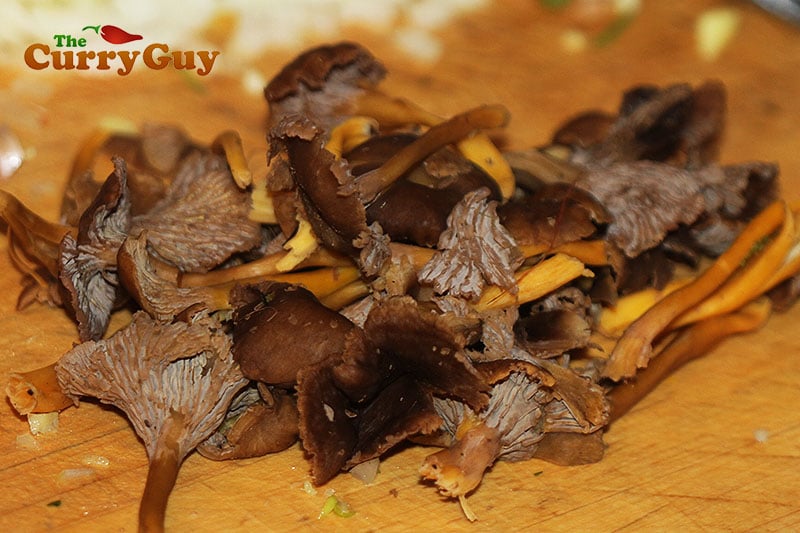 Making pork lettuce wraps