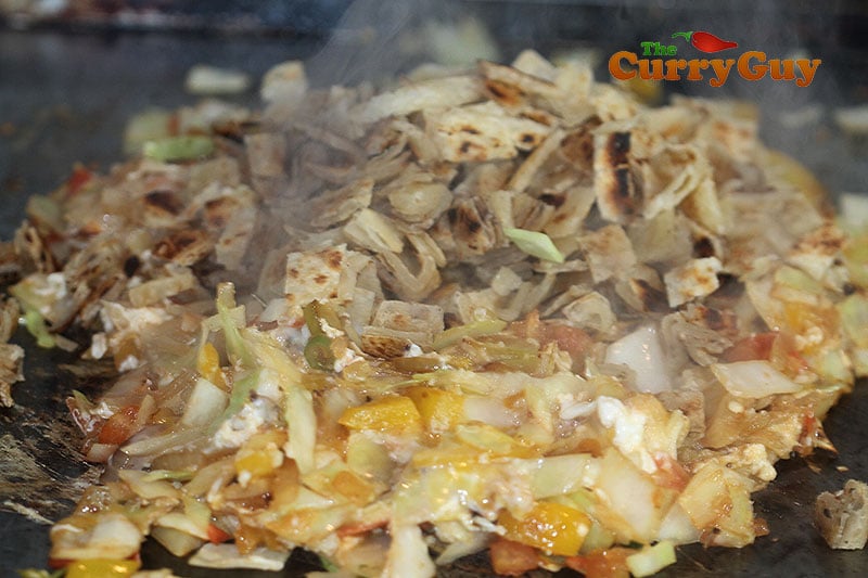 Making kottu roti