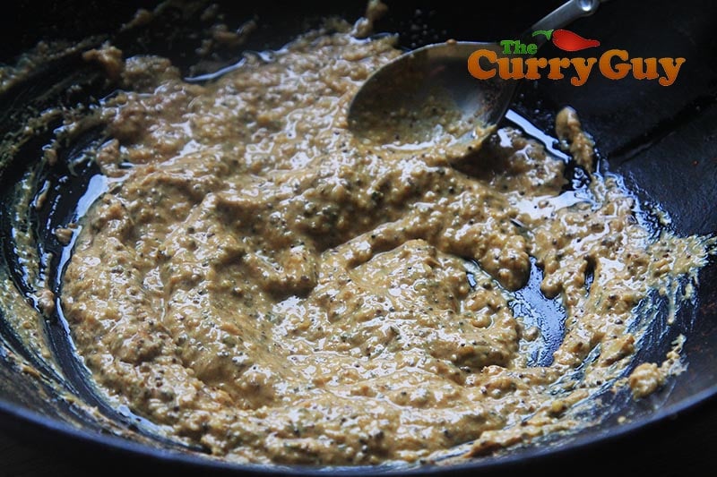 Making garlic and mustard roast broccoli
