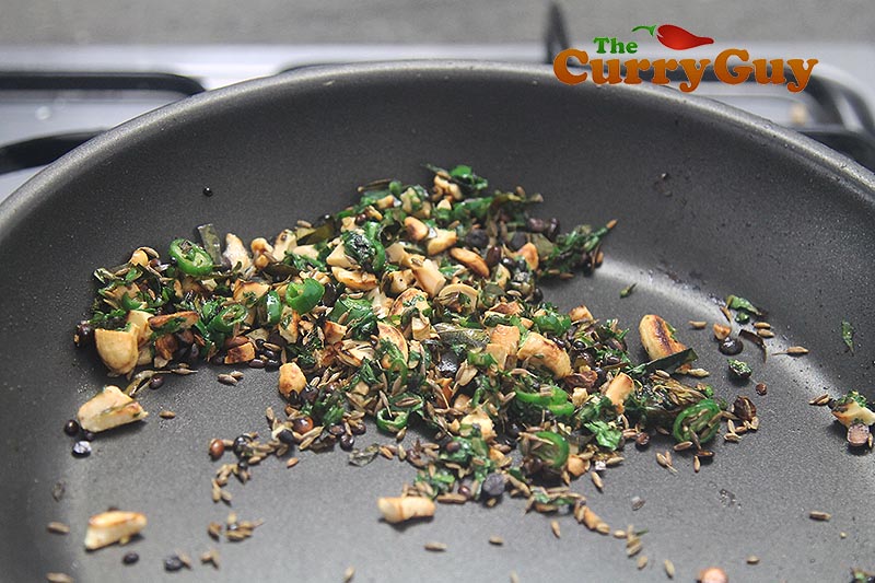 Making Kanchipuram Idlis