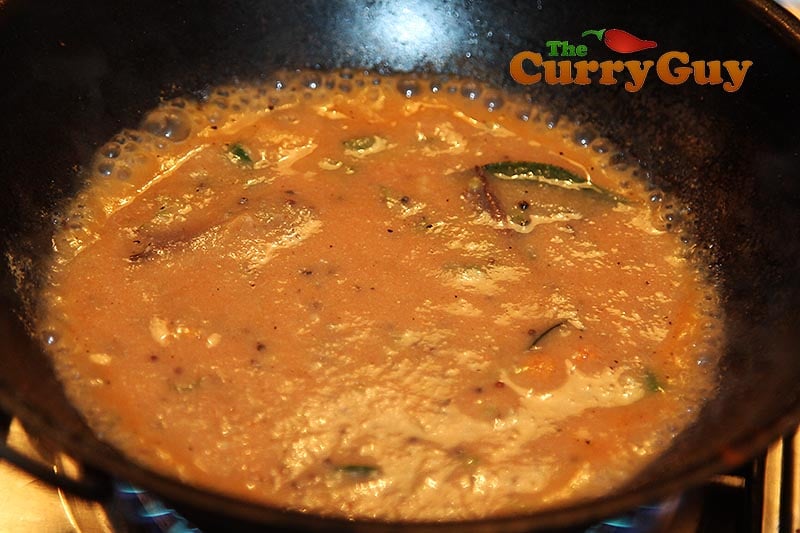 Making chicken Ceylon