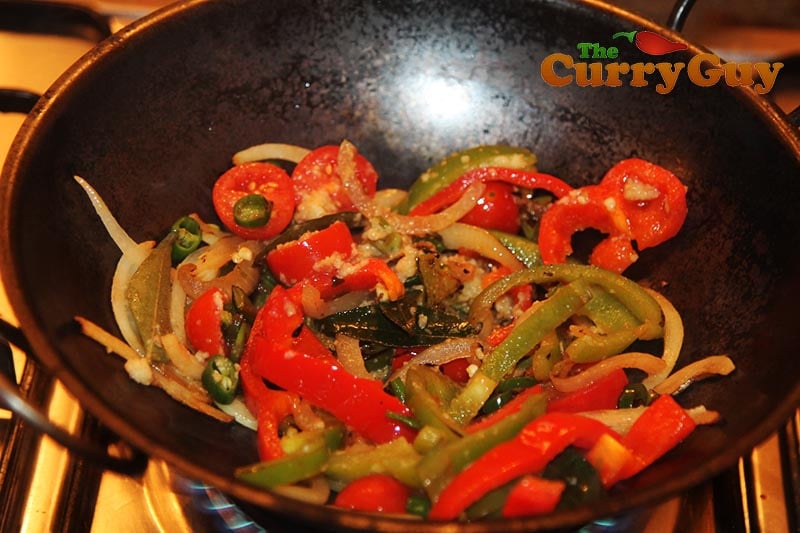 Making low fat chicken jalfrezi