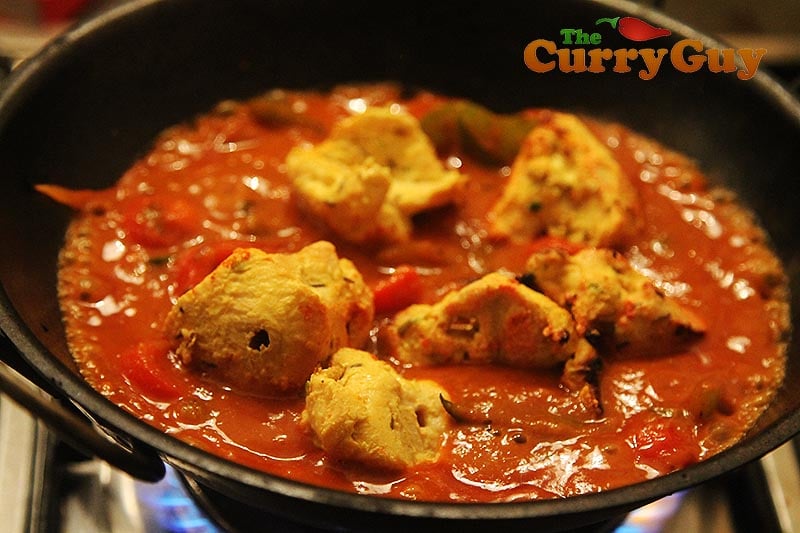 Making low fat chicken jalfrezi