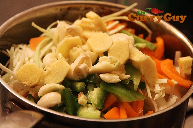 Making base curry sauce. 