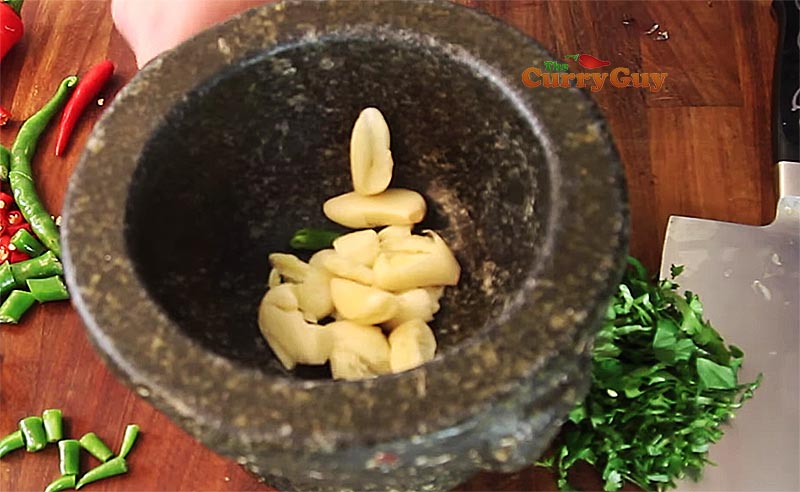 Making Thai seafood sauce