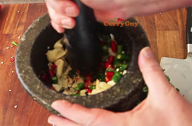 Making Thai seafood sauce