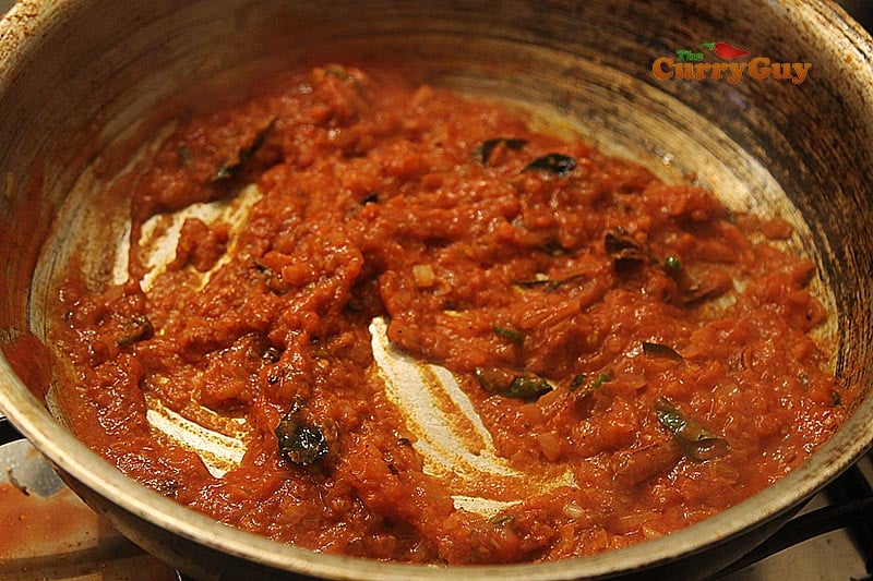 Adding ground spices to pru