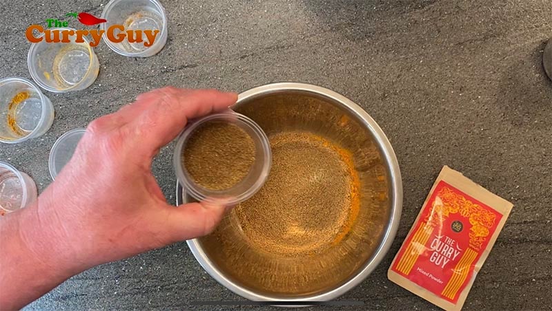 adding cumin to mixed powder