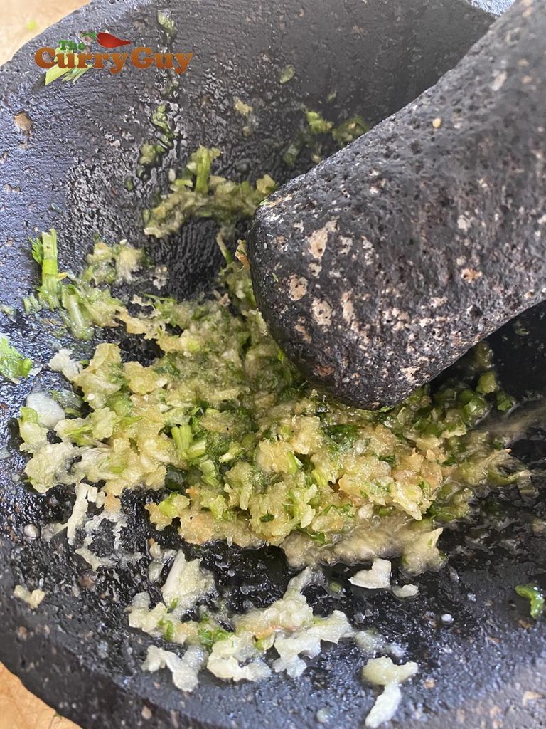Pounded dry ingredients for rice noodle salad