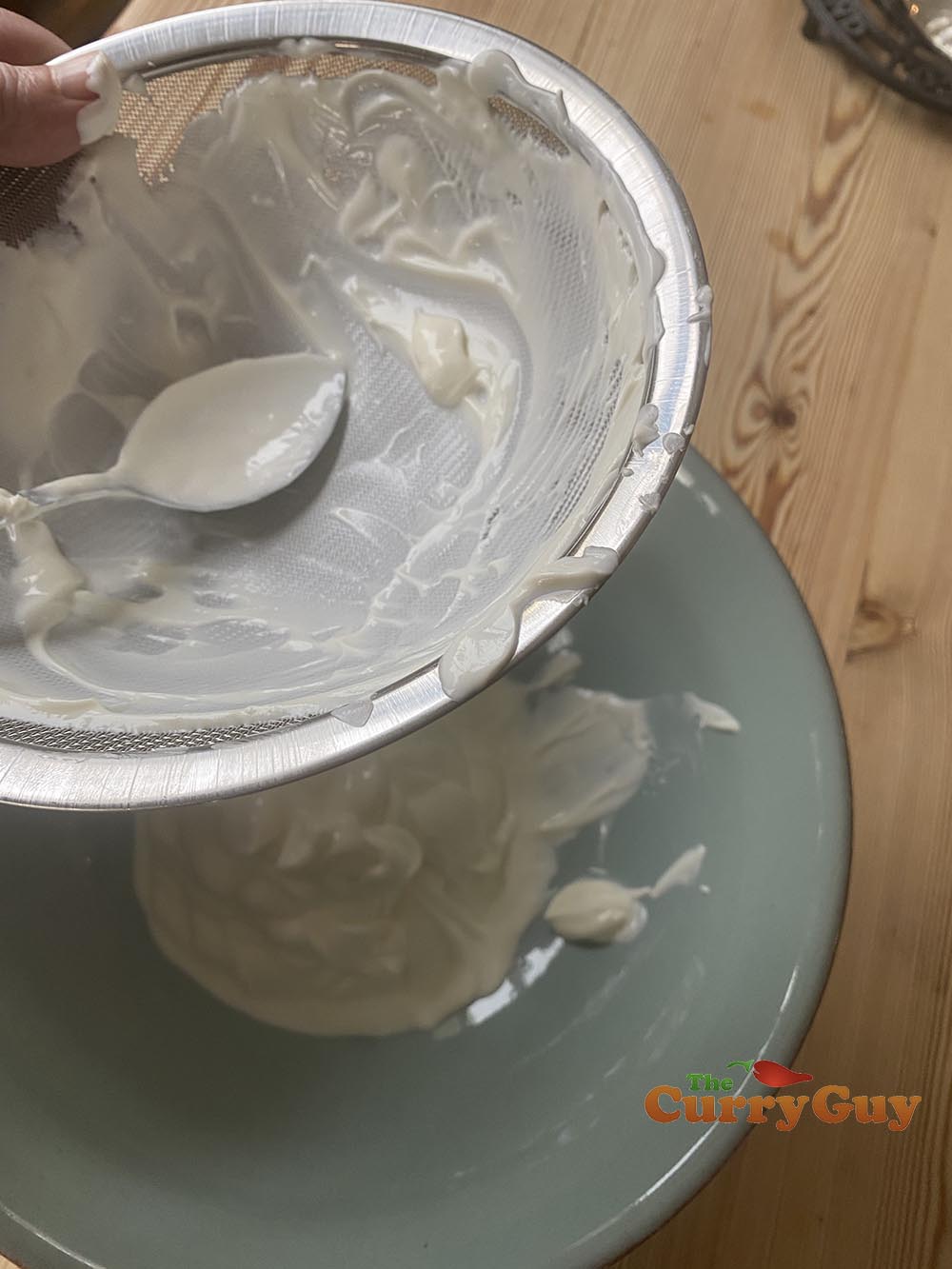 Preparing the yoghurt for the sauce