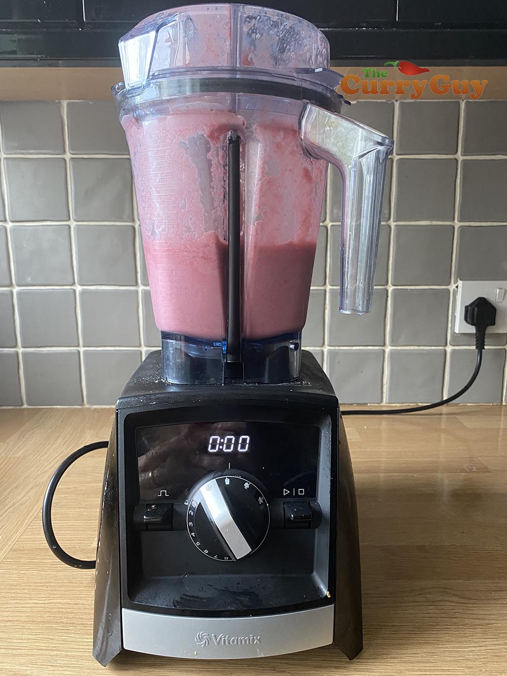 showing the blending fruit