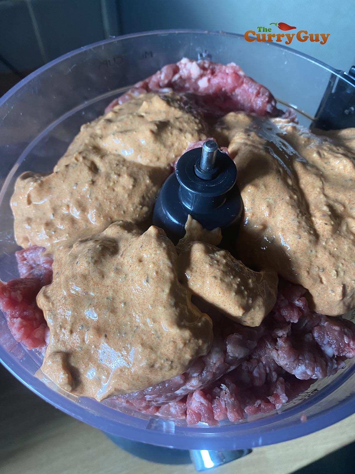 Blending doner kebab mixture