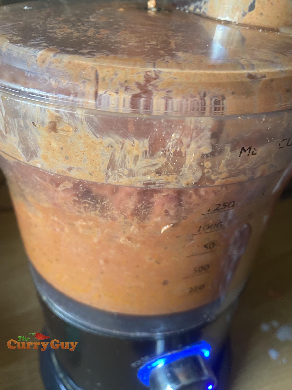 Blending doner kebab mixture.