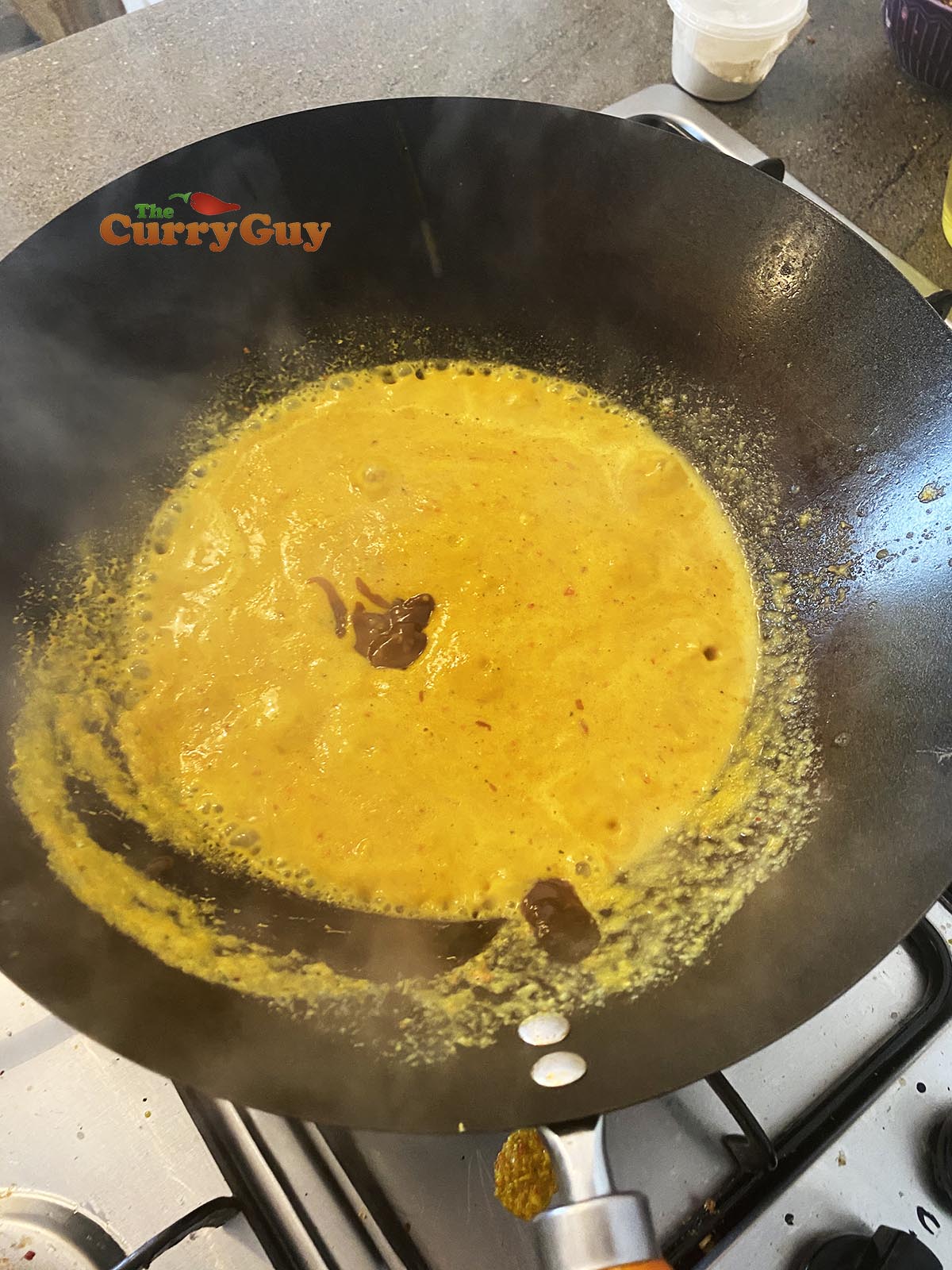 Simmering sauce for curry