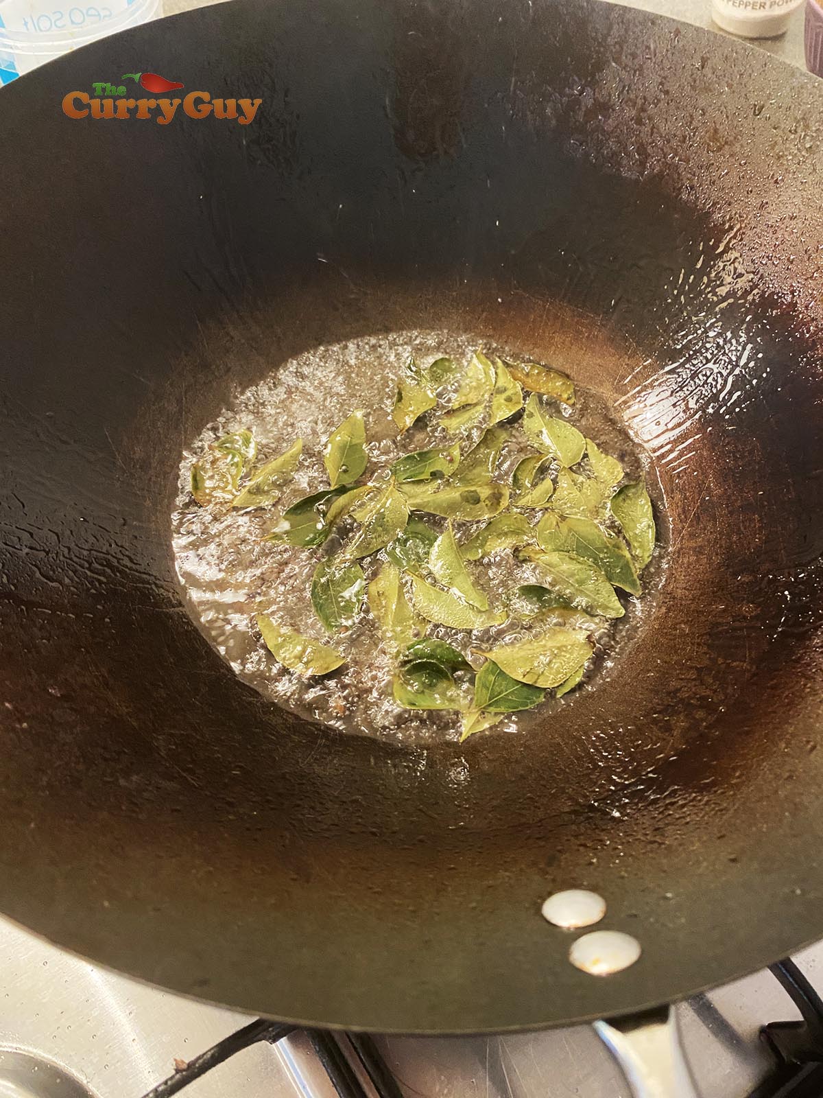 Infusing spices in oil