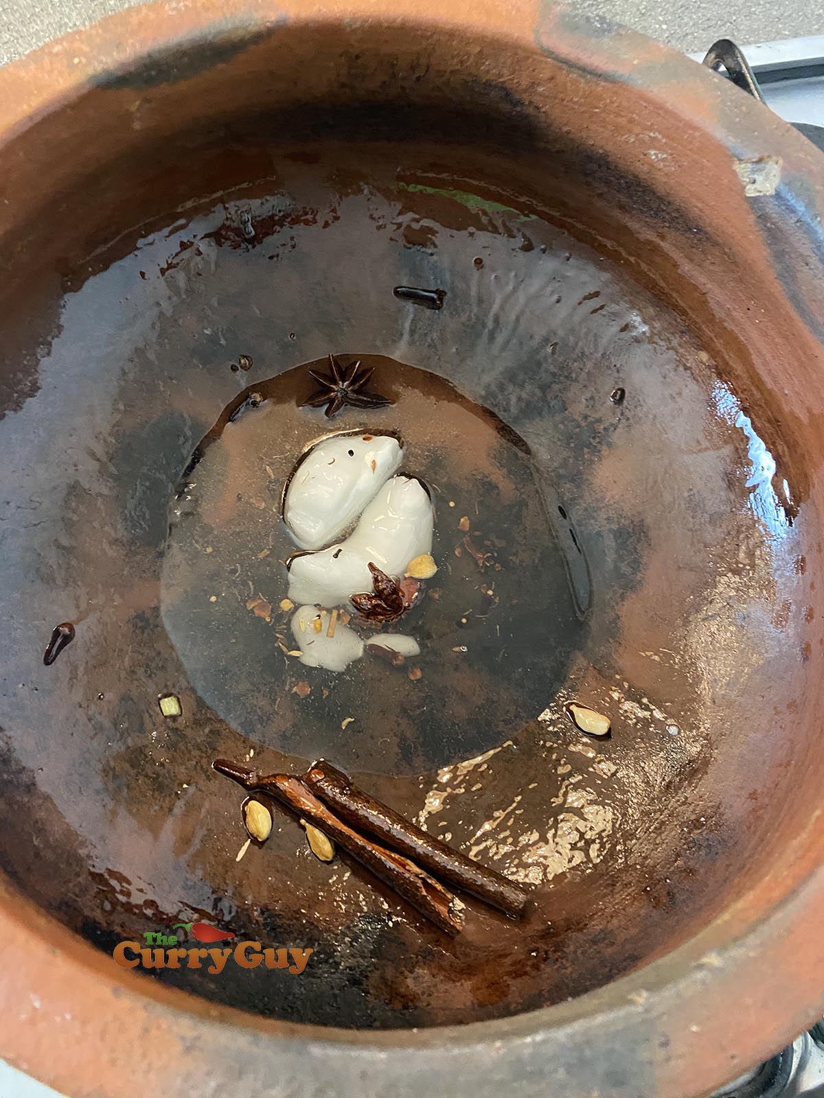 Heating oil and spices