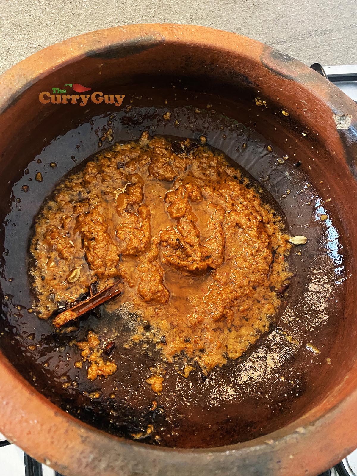 Frying rendang paste