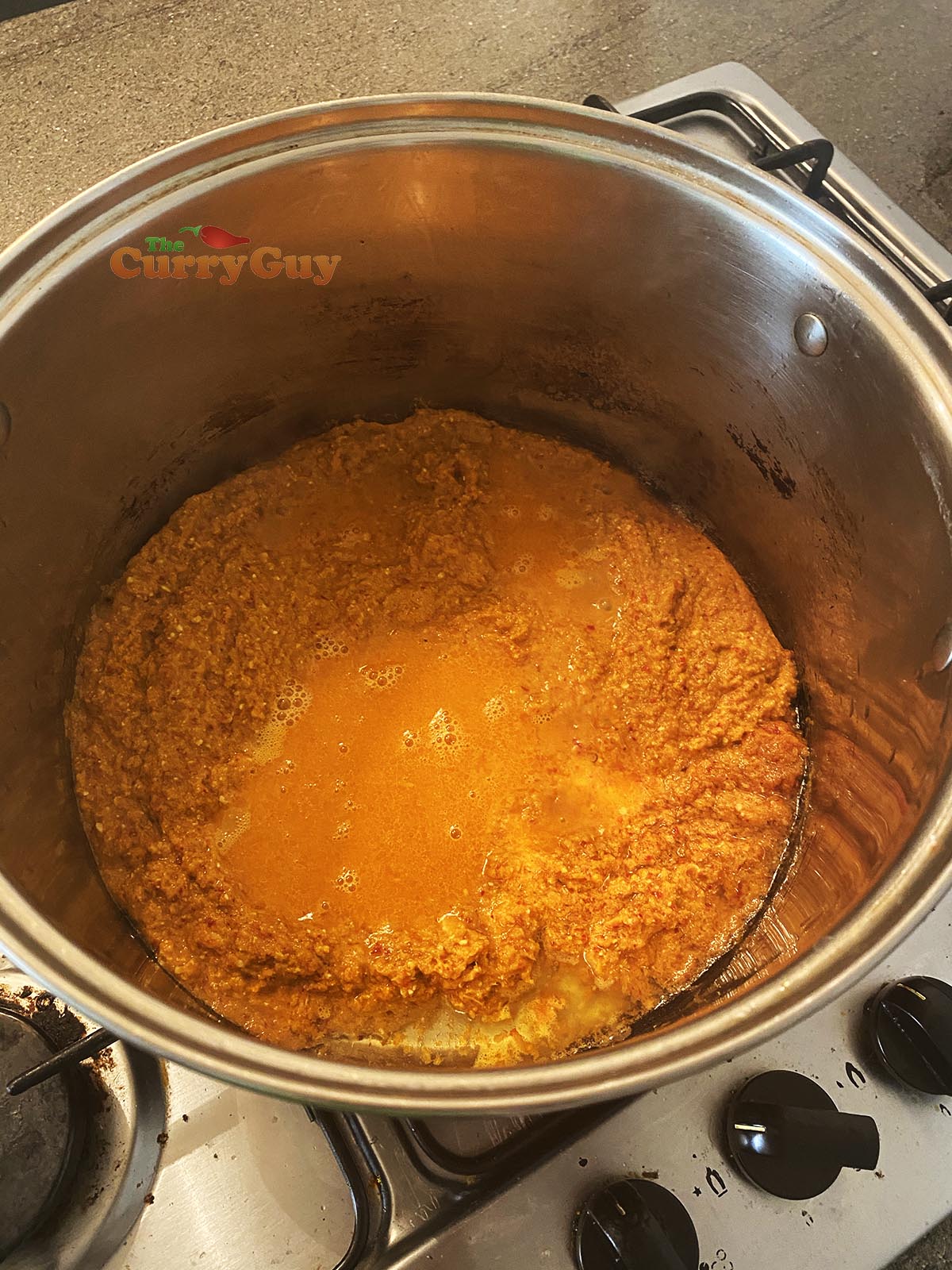 Frying laksa paste