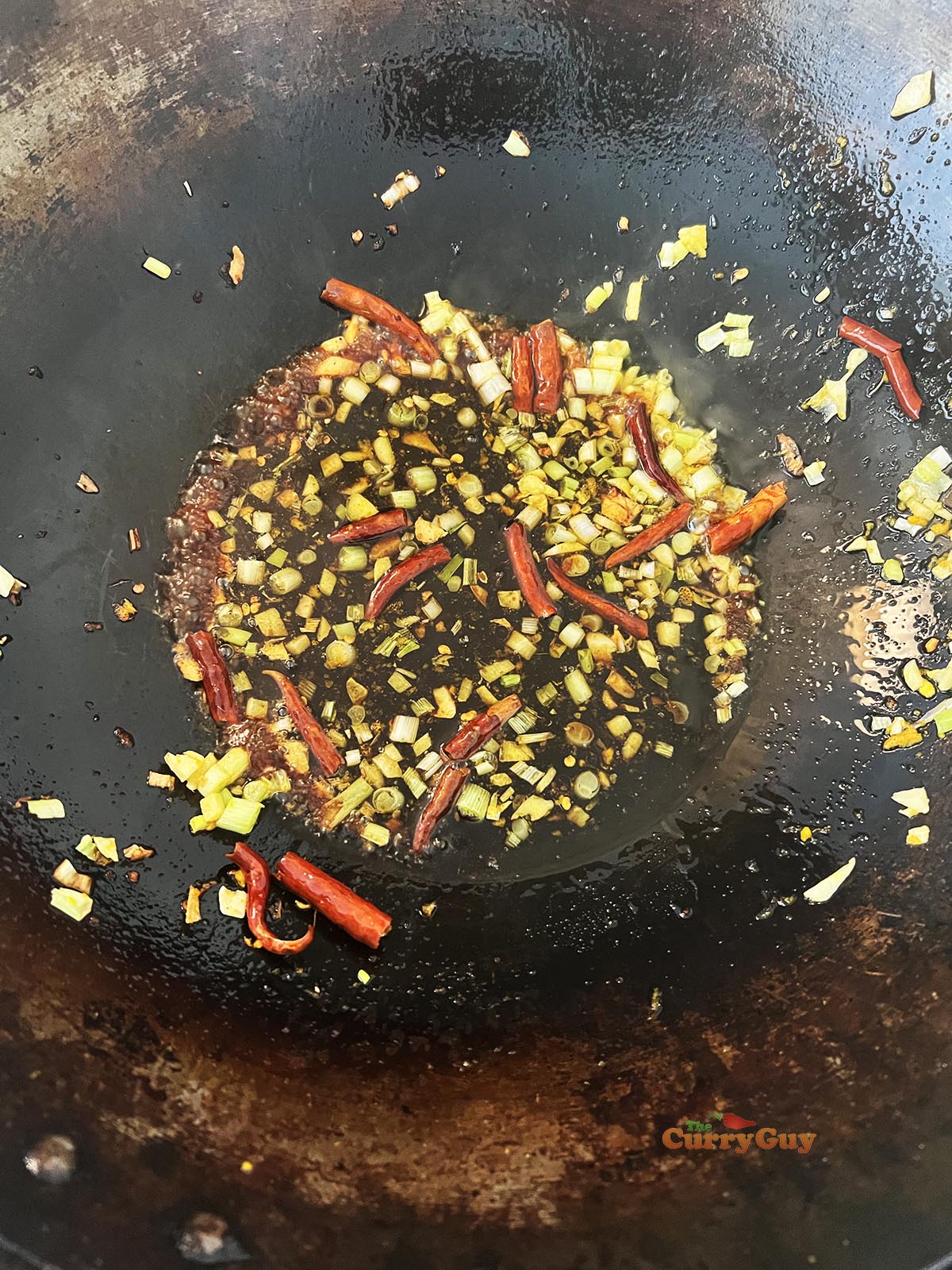 Frying aromatic ingredients
