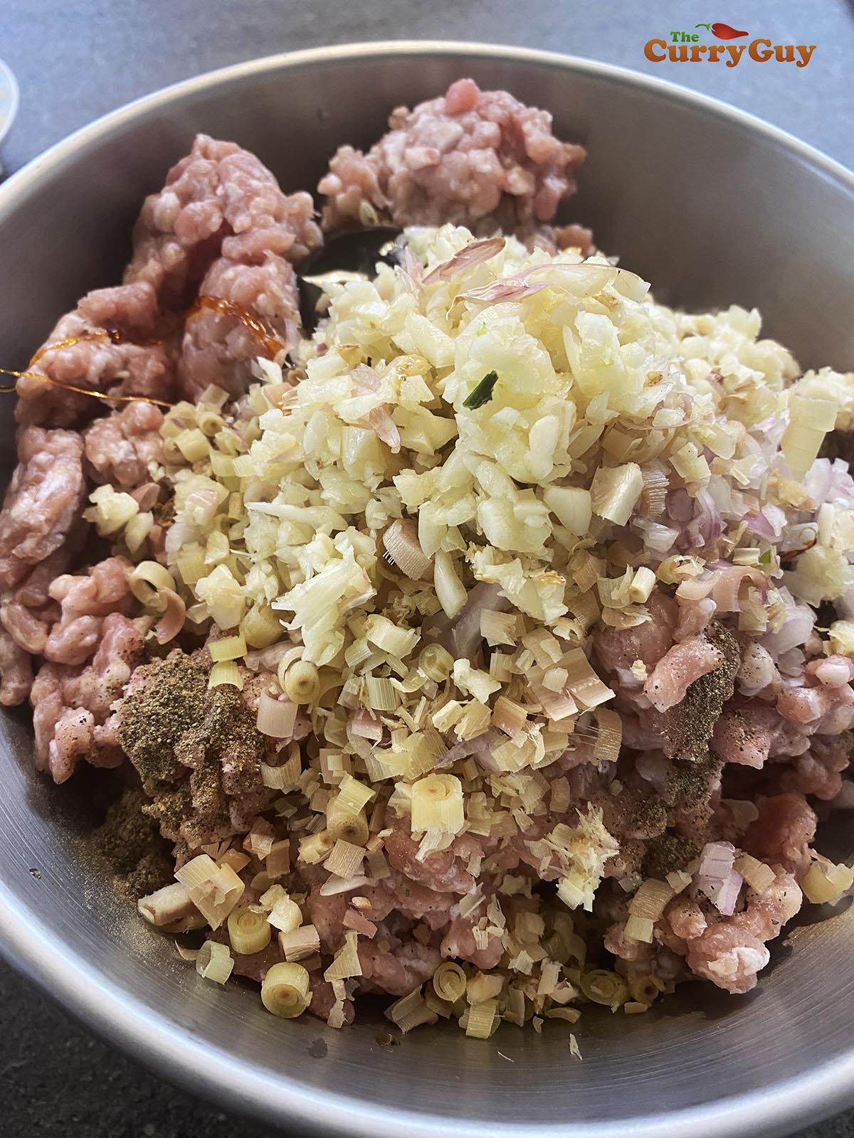 Marinating pork mince