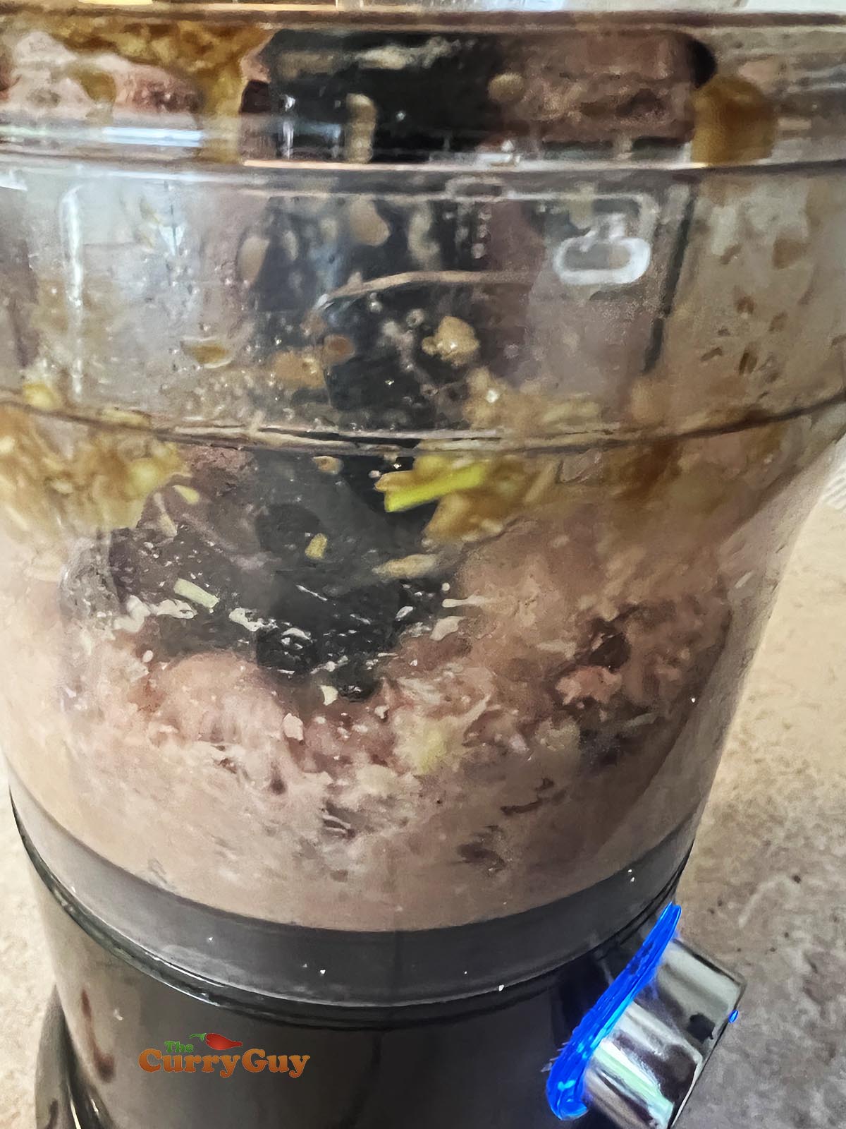 Making wonton soup filling