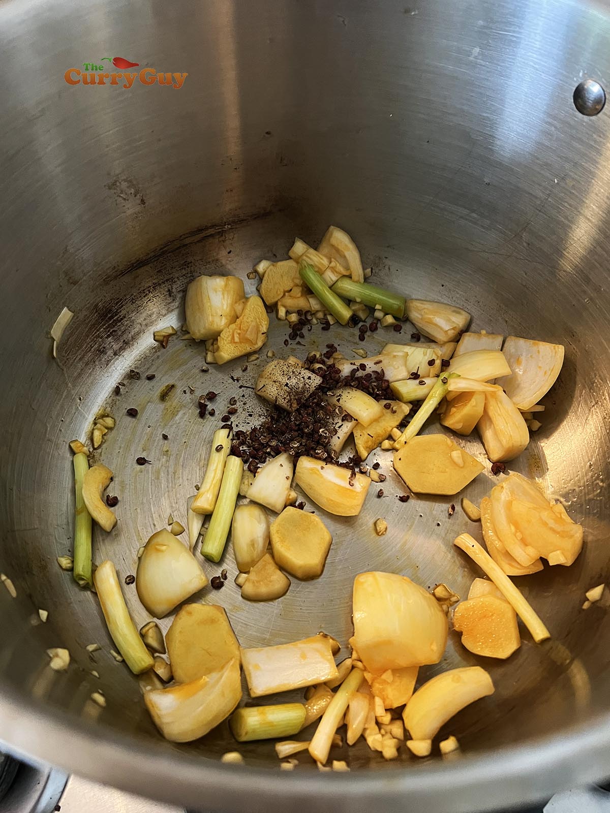 Frying ingredients for wonton soup