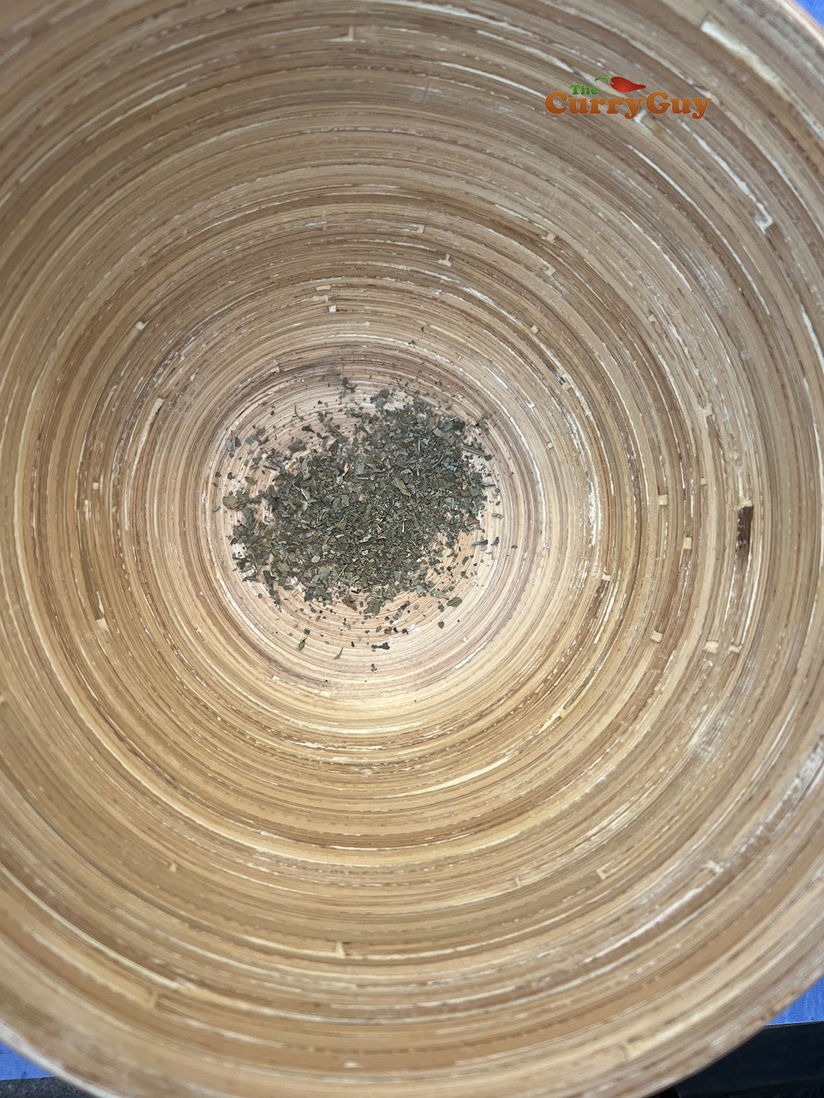 Kasoori methi in bowl