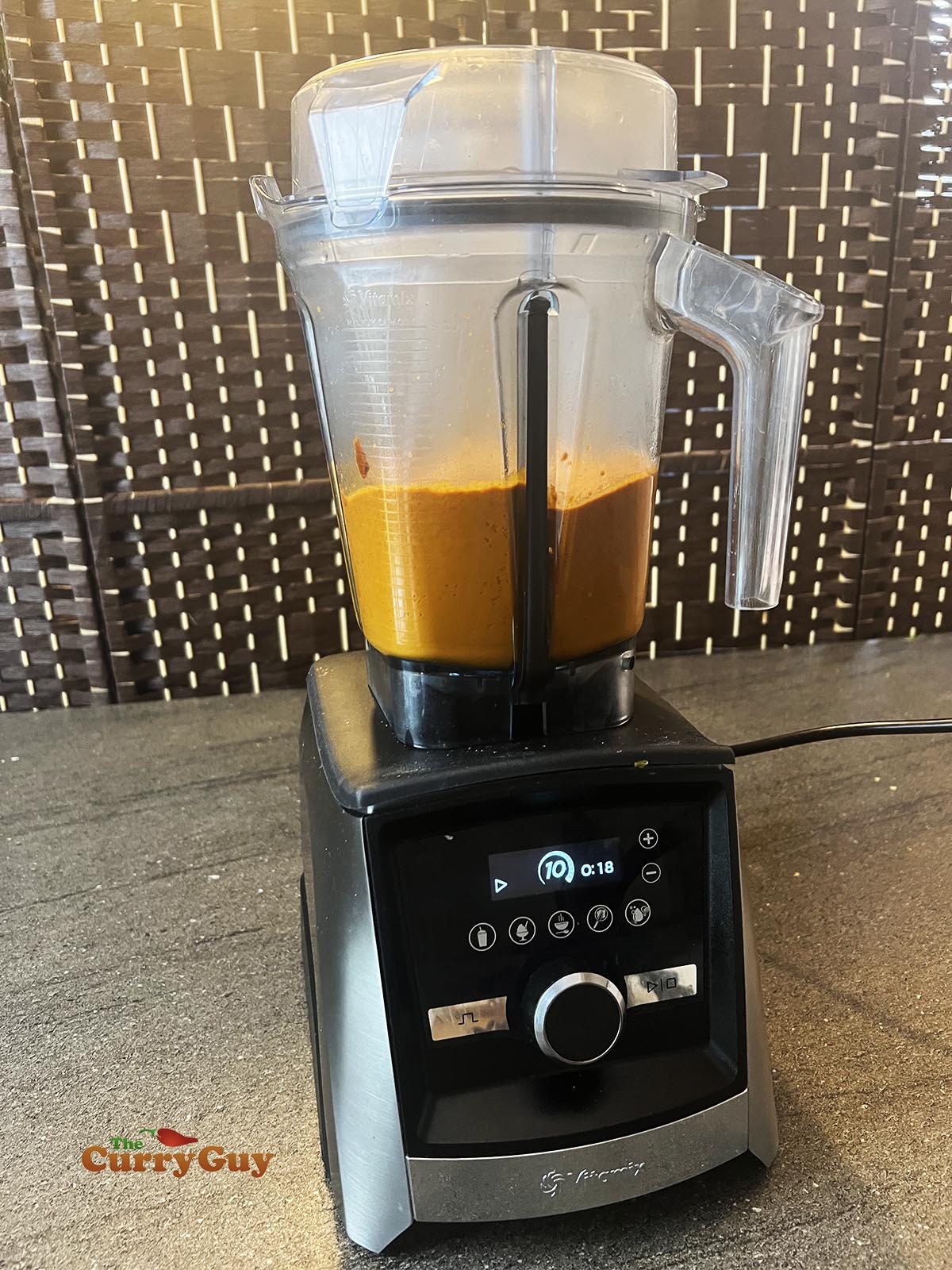 Blending vindaloo sauce