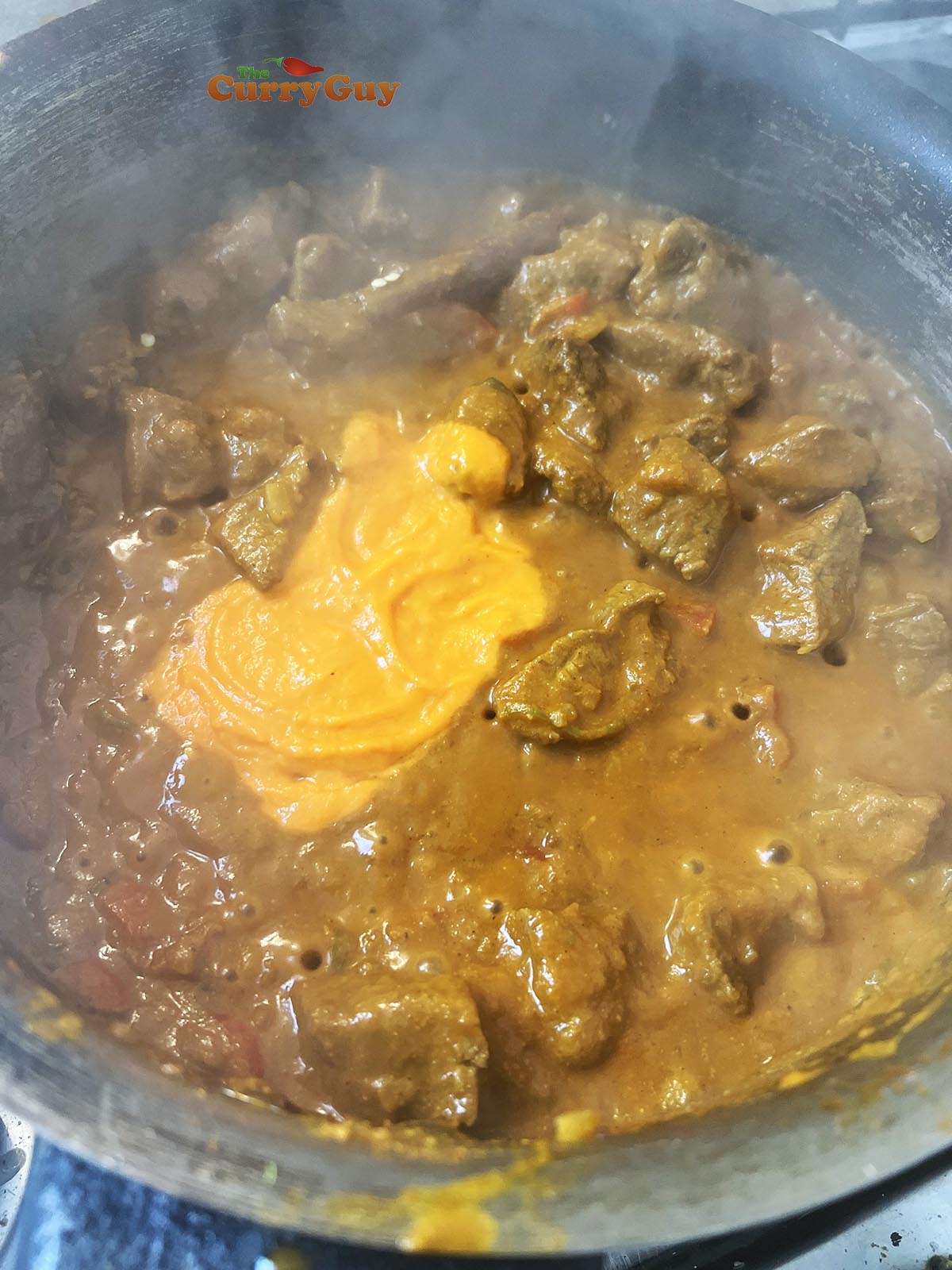 Adding the remaining smooth sauce